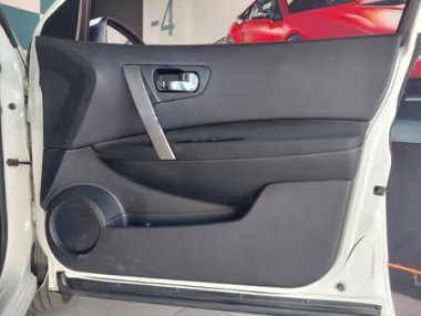 17983NissanQashqai019-th.jpg