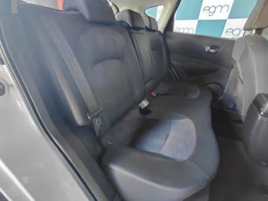 17983NissanQashqai021-th.jpg
