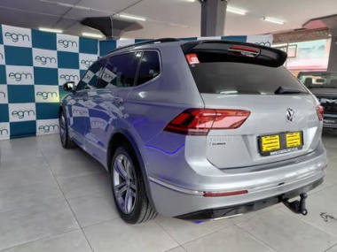 2020VolkswagenTiguan008-th.jpg