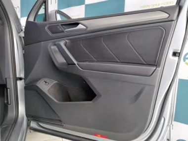 2020VolkswagenTiguan021-th.jpg