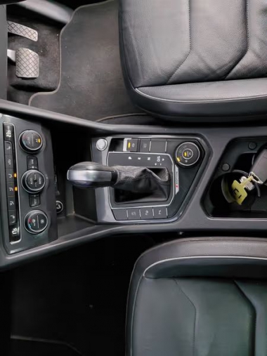 2020VolkswagenTiguan022-th.jpg