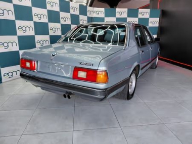 CONSBMW7Series007-th.jpg