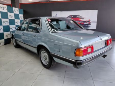 CONSBMW7Series009-th.jpg
