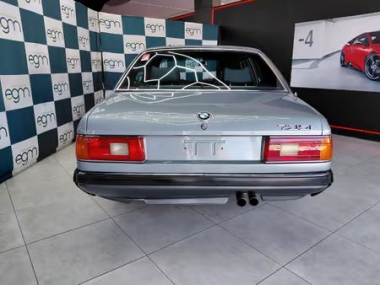 CONSBMW7Series010-th.jpg