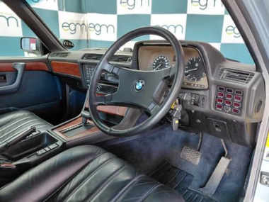 CONSBMW7Series015-th.jpg