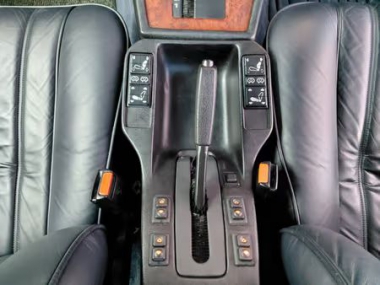 CONSBMW7Series021-th.jpg