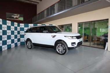 2016 Land Rover Range Rover Sport 4.4 SDV8 HSE Dyanmic - ABS, AIRCON, CLIMATE CONTROL, ELECTRIC WINDOWS, LEATHER SEATS, PARK DISTANCE CONTROL, REVERSE CAMERA, SAT NAV, TOWBAR, XENON LIGHTS, SUNROOF, AIRBAGS, ALARM, CRUISE CONTROL, PARTIAL-SERVICE RECORD, RADIO, BLUETOOTH, USB, AUX, CD, SPARE KEYS. Finance available, trade-ins welcome, Rental, T&C'S apply!!!