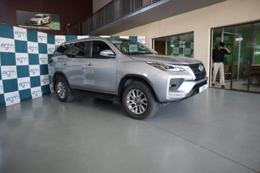 CONSToyotaFortuner001-3-th.jpg