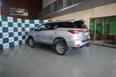 CONSToyotaFortuner016-1-th.jpg