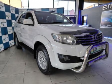 2012 Toyota Fortuner 4.0 V6 Heritage Raised Body Auto - ABS, Air conditioning, Electric windows, Reverse camera, Park distance control, Towbar, Airbags, Alarm system, Full service record, Radio, Bluetooth, USB, Aux, CD, Spare keys, Cruize control, Sunroof. Finance available, Trade-ins welcome, Delivery country wide, T&C'S apply!!!
