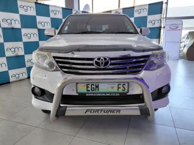 CONSTtoyotaFortuner4.0V6Auto005-th.jpg