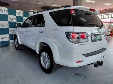 CONSTtoyotaFortuner4.0V6Auto007-th.jpg