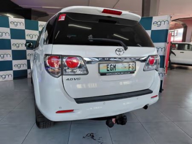 CONSTtoyotaFortuner4.0V6Auto009-th.jpg