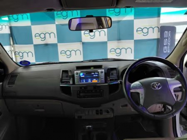 CONSTtoyotaFortuner4.0V6Auto016-th.jpg