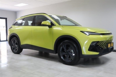 2024 BAIC Beijing X55 1.5T Premium Auto  - ABS, AIRCON, CLIMATE CONTROL, ELECTRIC WINDOWS, LEATHER SEATS, PARK DISTANCE CONTROL(BACK&FRONT), REVERSE CAMERA, PANORAMIC SUNROOF, AIRBAGS, CRUISE CONTROL, 5 YEAR/60 000KM SERVICE PLAN, 7 YEAR/200 000KM WARRANTY, RADIO, BLUETOOTH, USB, SPARE KEYS, LED LIGHTS, ELECTRIC SEATS, MEMORY SEATS, HEATED & COOLING SEATS, 9 DIFFERENT INTERIOR LIGHTS. Finance available, trade-ins welcome, Rent To Own, T&C'S apply!!!
