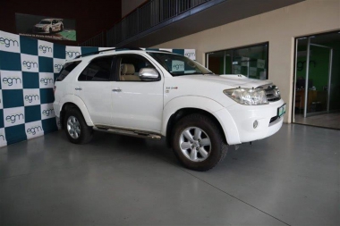 consToyotaFortuner001-1-th.jpg