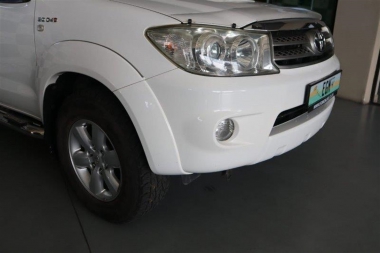 consToyotaFortuner003-th.jpg