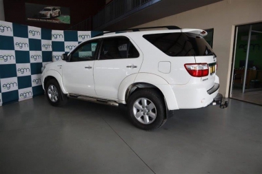 consToyotaFortuner015-th.jpg