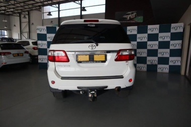 consToyotaFortuner016-th.jpg