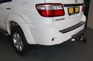 consToyotaFortuner017-th.jpg